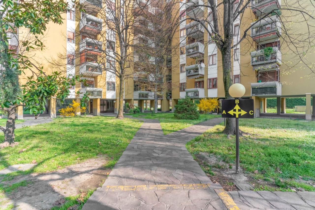 Soggiorno Incantevole In Zona Navigli Мілан Екстер'єр фото